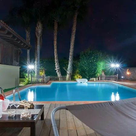 Prázdninový dům Luxury Pool Chalet