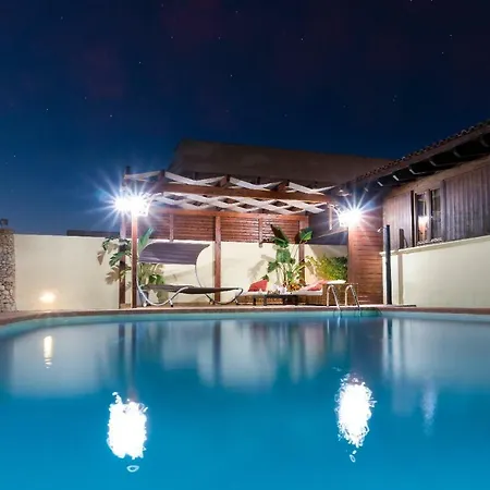 Luxury Pool Chalet