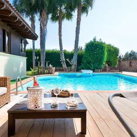 Prázdninový dům Luxury Pool Chalet